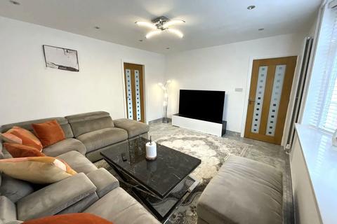 3 bedroom semi-detached house to rent, Firth Drive, Halesowen B62