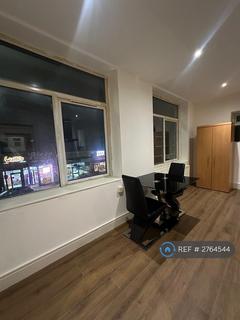 Studio to rent, Church Road, London, NW4