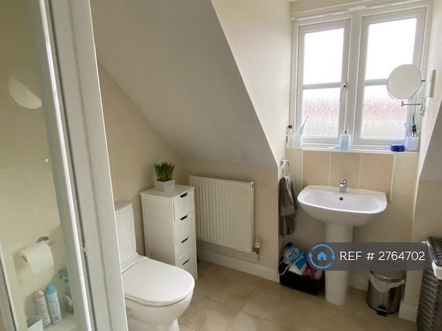 Master Bedroom En-Suite 2