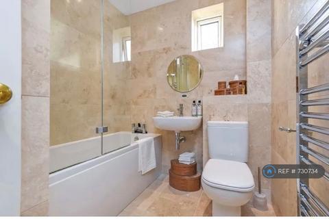 3 bedroom end of terrace house to rent, Greenwood Close, Sidcup, DA15