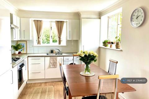 2 bedroom flat to rent, Kingsbridge Court, London, E14