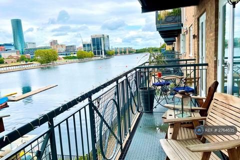 2 bedroom flat to rent, Kingsbridge Court, London, E14