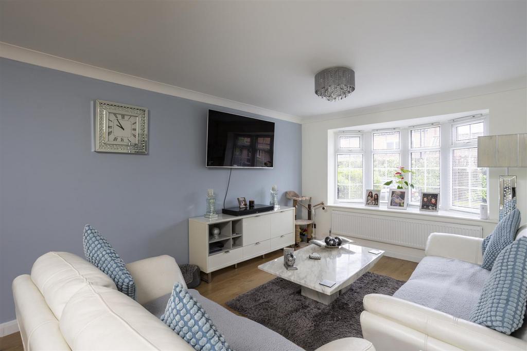 7 Croft Court 6.jpg