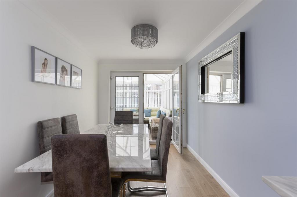 7 Croft Court 2.jpg