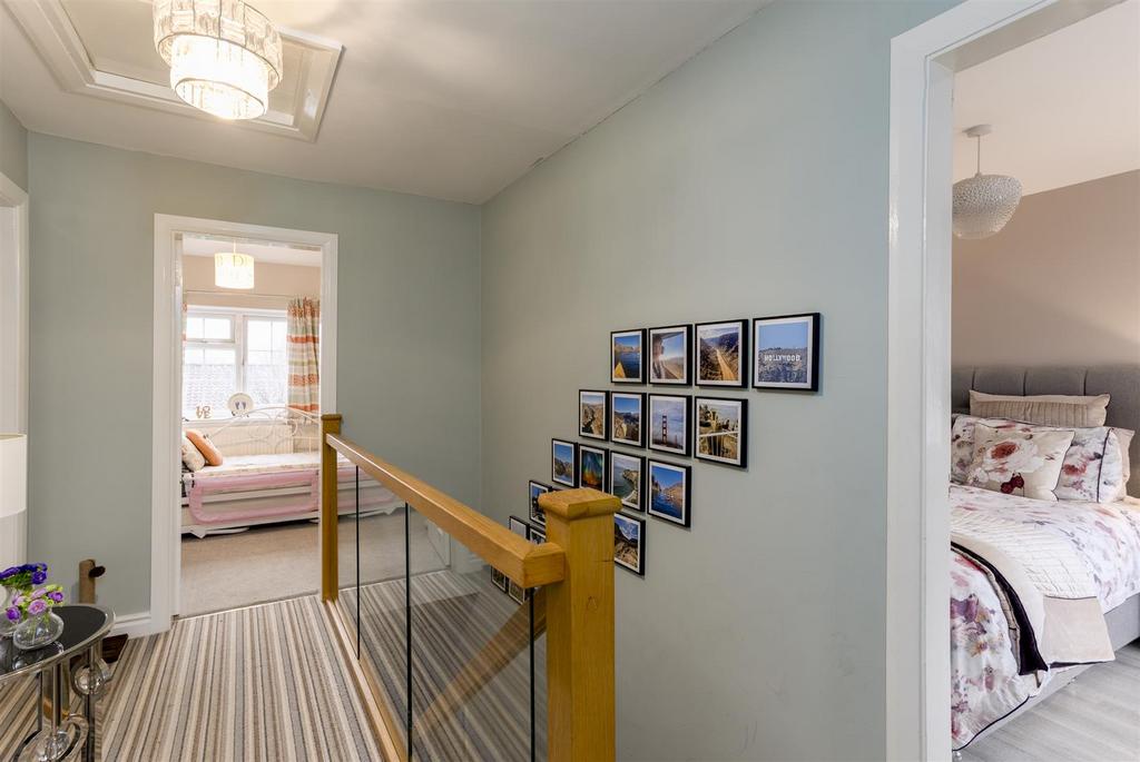 7 Croft Court 33.jpg