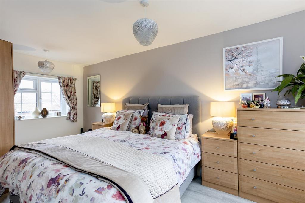 7 Croft Court 29.jpg