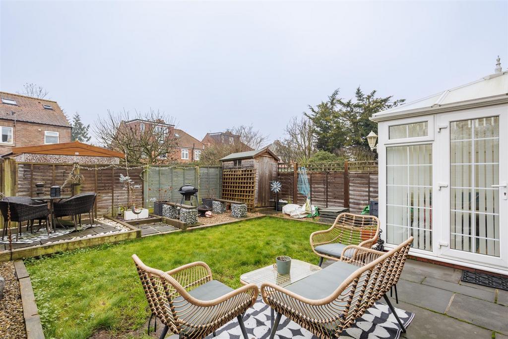 7 Croft Court 23.jpg