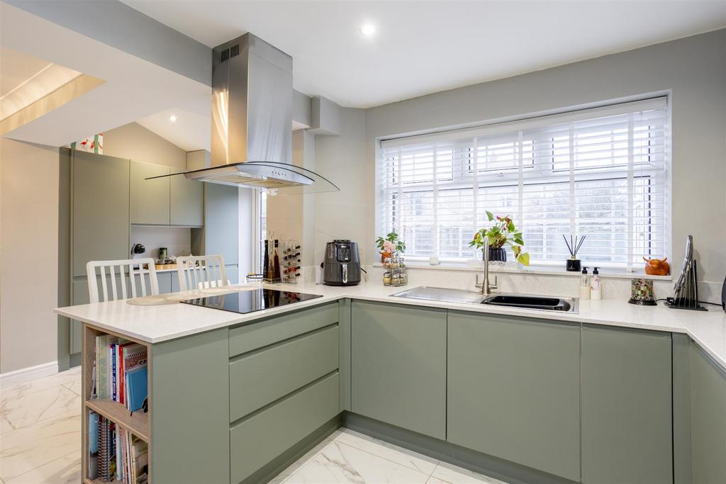 7 Croft Court 12.jpg