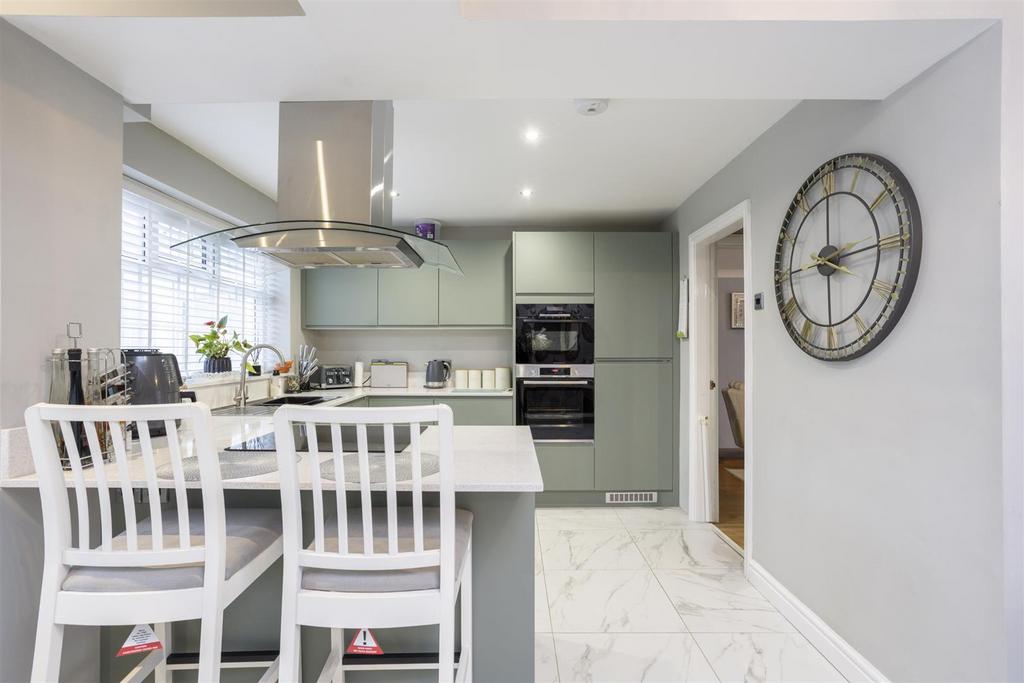 7 Croft Court 17.jpg