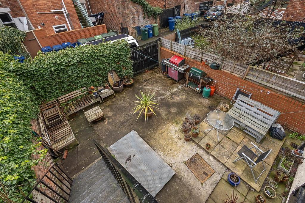 Shared Rear Yard