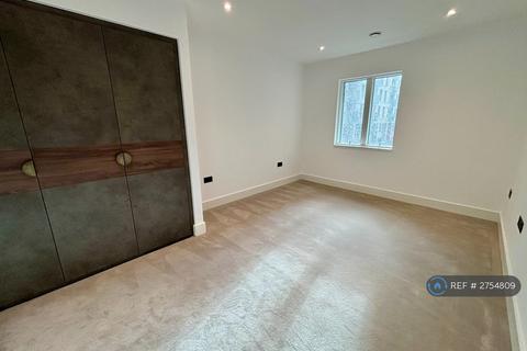 2 bedroom flat to rent, One Clapham Junction, London, SW11