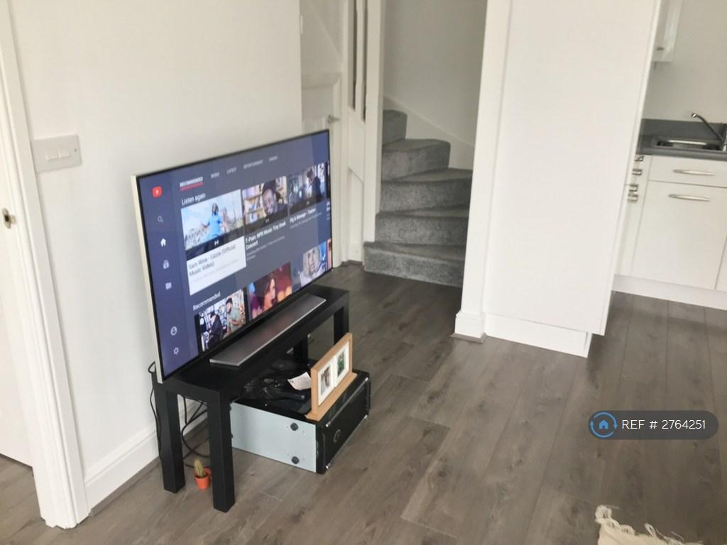 Open Plan Living/Dining/Kitchen