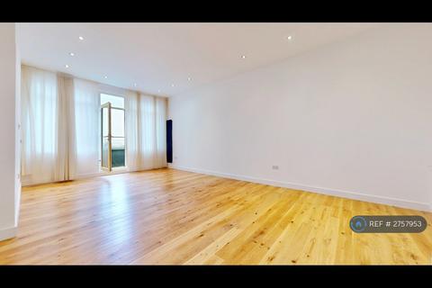 4 bedroom penthouse to rent, Ballards Lane, London, N12