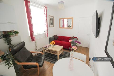 5 bedroom terraced house to rent, Jessie Road, Southsea, PO4