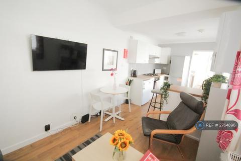 5 bedroom terraced house to rent, Jessie Road, Southsea, PO4