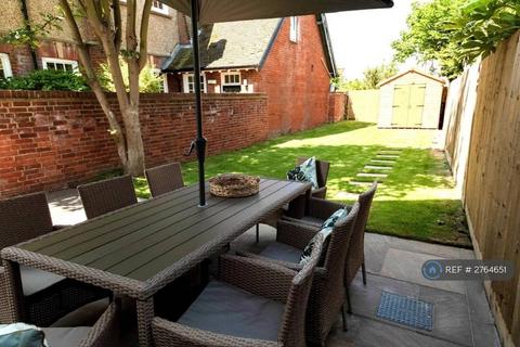 4 bedroom semi-detached house to rent, Oxford Street, Whitstable, CT5