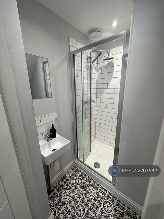 Room 1 En-Suite
