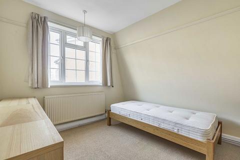 2 bedroom flat for sale, Twickenham Road, Richmond TW9