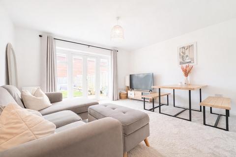 2 bedroom end of terrace house for sale, Ryeland Way, Bridgefield