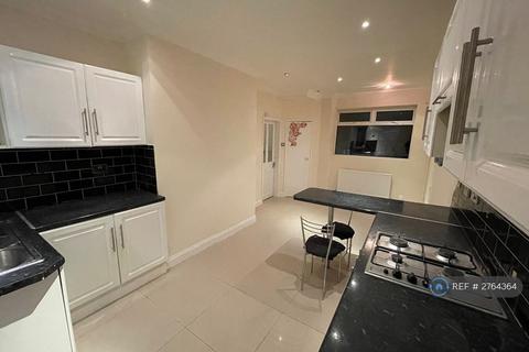 3 bedroom terraced house to rent, Balderstone Road, Rochdale, OL11