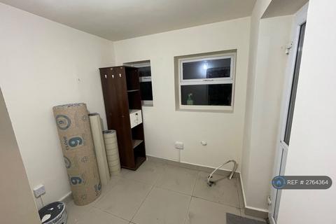 3 bedroom terraced house to rent, Balderstone Road, Rochdale, OL11
