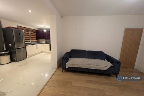 3 bedroom terraced house to rent, Marina Avenue, New Malden, KT3