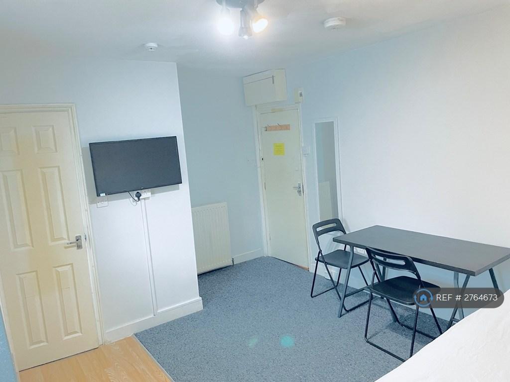 Apartment in Reading, Katesgrove, Coley - View 4