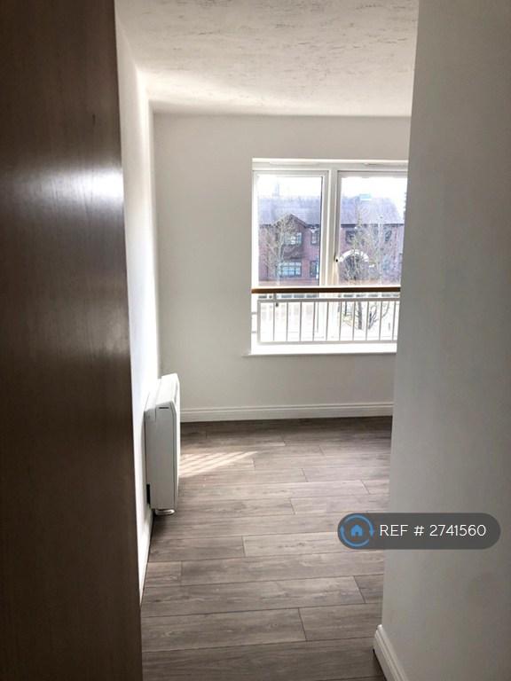 Large Bedroom