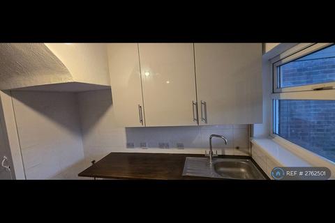 undefined, Woodside Close, Rainham, RM13