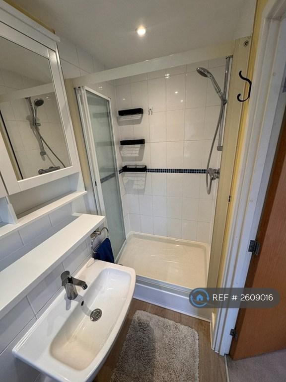 Shower En-Suite