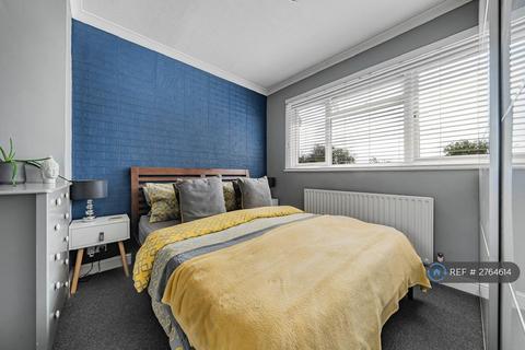 undefined, Redfern Avenue, Whitton, TW4