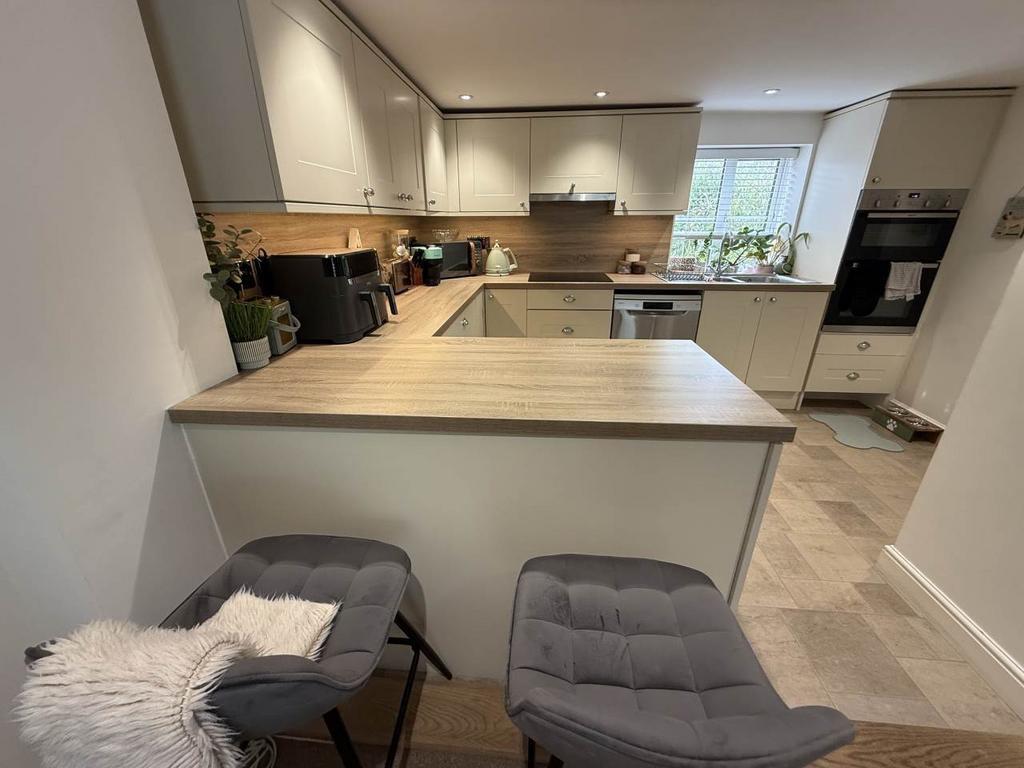Kitchen (2)