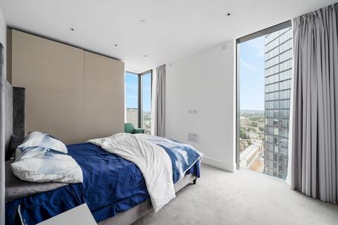 2 bedroom apartment to rent, Bollinder Place, Carrara Tower, EC1V