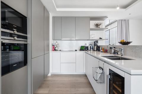 2 bedroom apartment to rent, Bollinder Place, Carrara Tower, EC1V