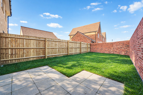 3 bedroom semi-detached house for sale, Falcon Way, Hertfordshire AL4