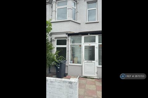 4 bedroom terraced house to rent, Britannia Road, Essex, IG1