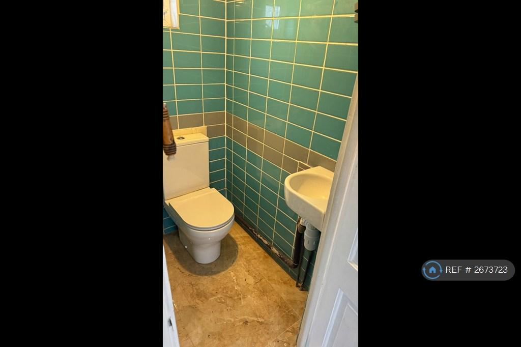 Wc 2   Upstairs