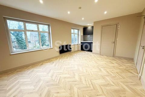 1 bedroom in a house share to rent, Kenton Lane, Harrow HA3