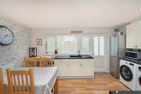 3 bedroom semi-detached house for sale, Birkdale Drive, Leeds LS17