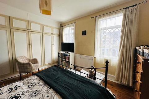 3 bedroom terraced house for sale, Tugela Street, London, SE6