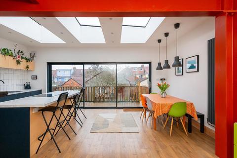 3 bedroom terraced house for sale, Sylvia Avenue, Victoria Park