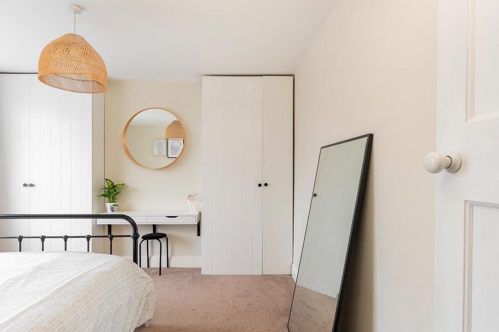 1 S7 A2 KE - Bedroom G.jpg