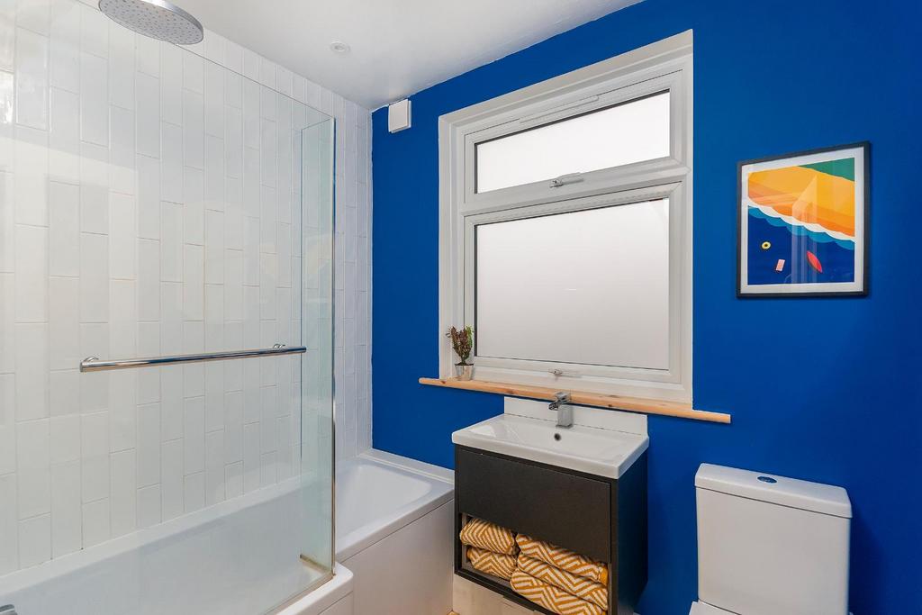 1 S7 A2 KE - Bathroom B.jpg