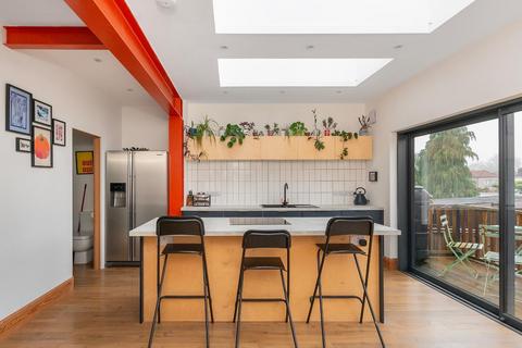 3 bedroom terraced house for sale, Sylvia Avenue, Victoria Park