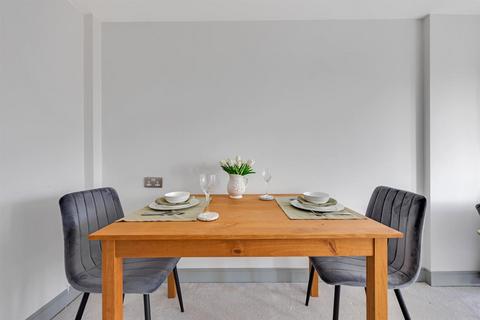 2 bedroom apartment for sale, Station Parade, Virginia Water, GU25 4BB