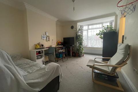 2 bedroom flat for sale, Pinner Road, Harrow, Greater London, HA1 4JE