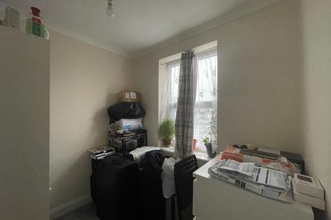 2 bedroom flat for sale, Pinner Road, Harrow, Greater London, HA1 4JE