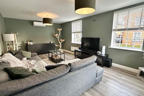 4 bedroom detached house for sale, Northampton NN6