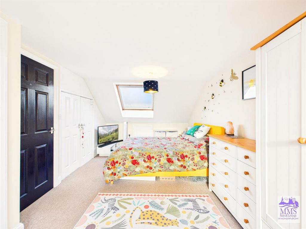 CAM04098 G0-PR0146-STILL028.jpg