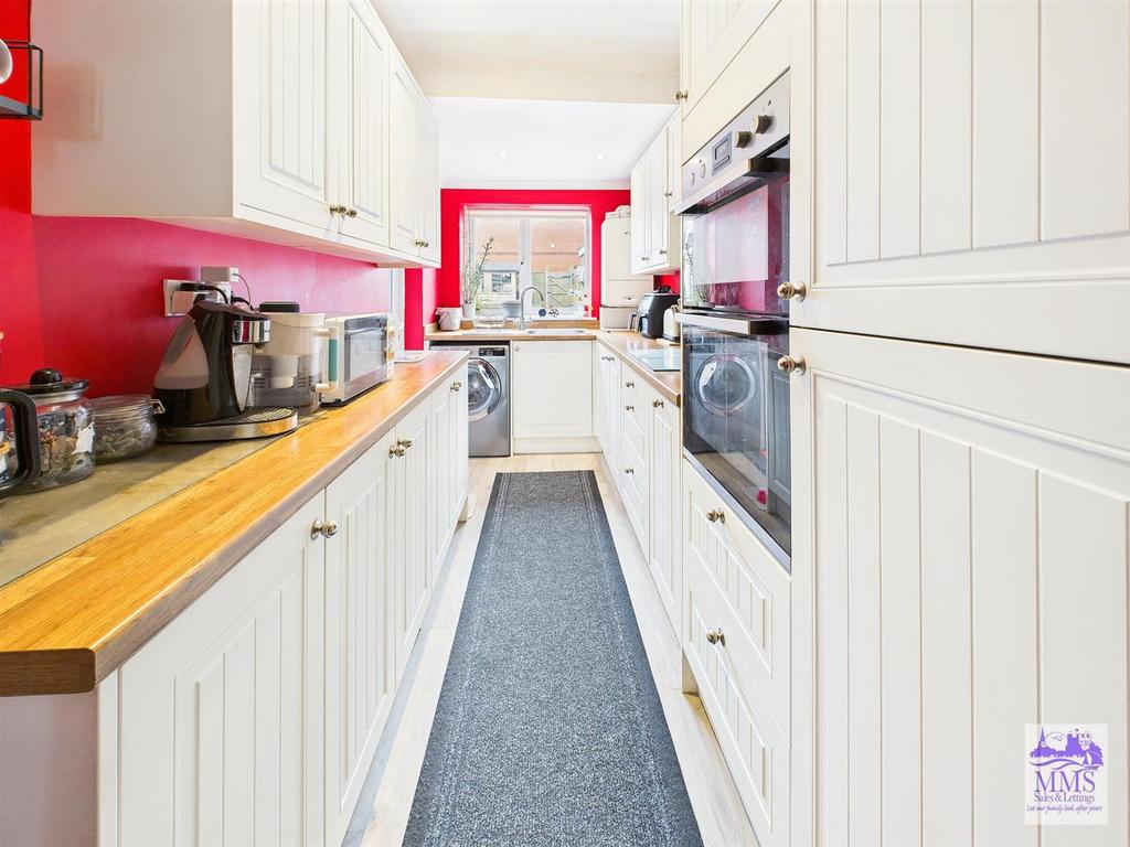 CAM04098 G0-PR0146-STILL003.jpg